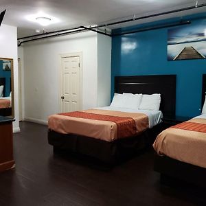 Standard Double Queen Room